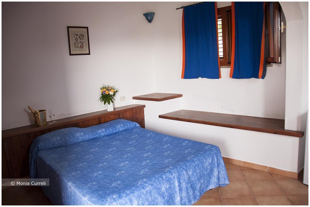 Camping Baia Saraceno Hotel Palau Værelse billede