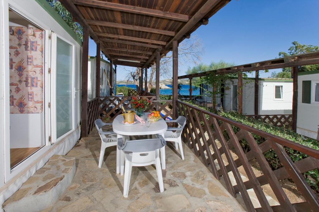 Camping Baia Saraceno Hotel Palau Værelse billede
