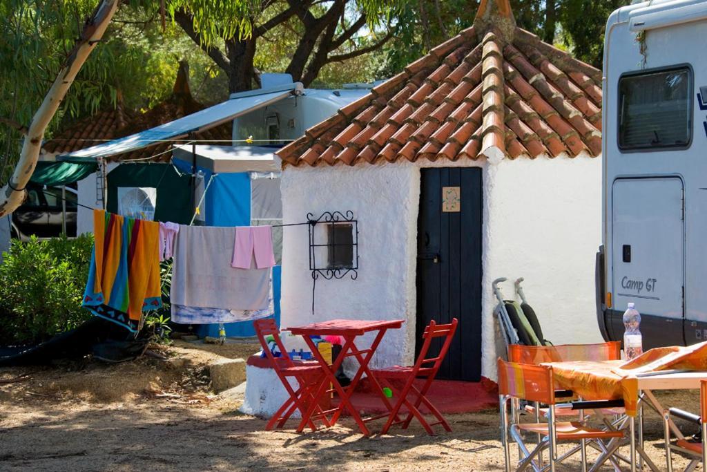 Camping Baia Saraceno Hotel Palau Værelse billede
